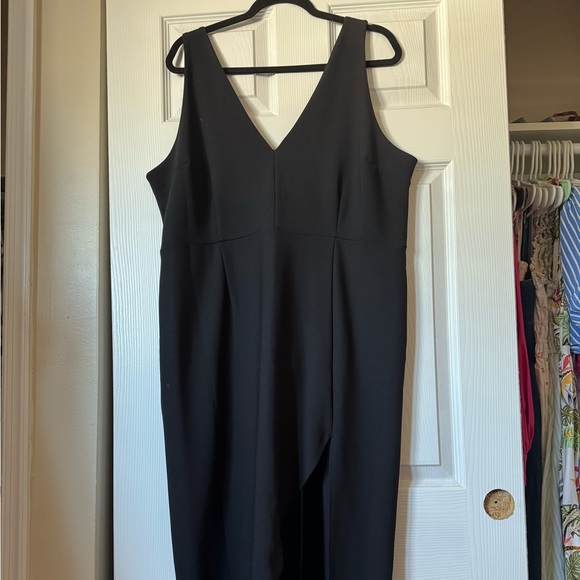Abercrombie Black Crepe V-Neck Dress - Picture 3 of 4